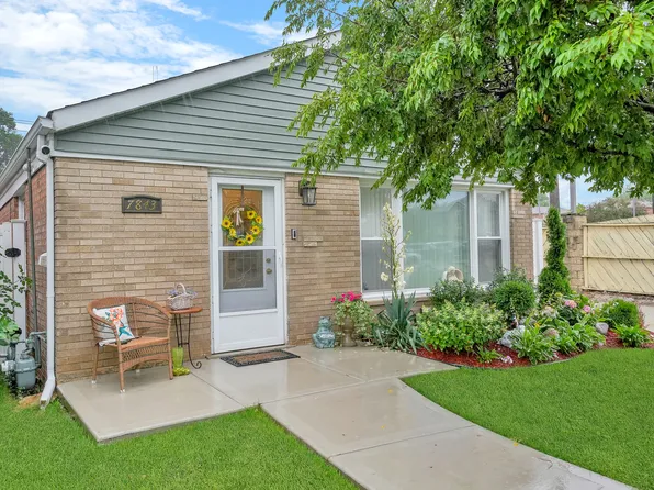 7843 New Castle Ave, Burbank, IL 60459