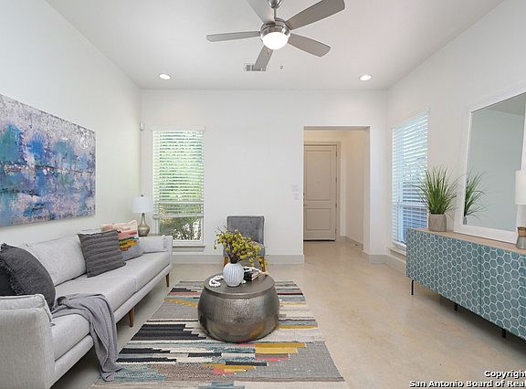 4th image of 613 W HOLLYWOOD AVE