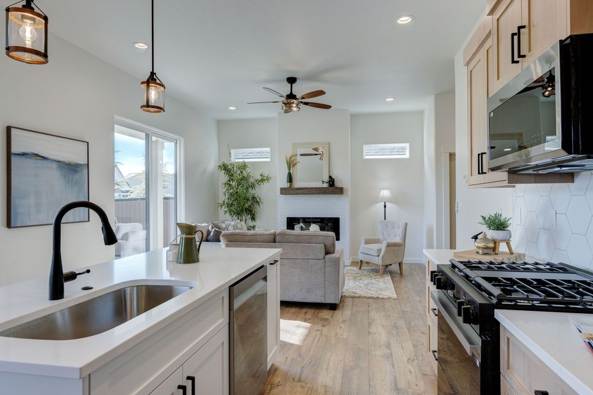 next background image