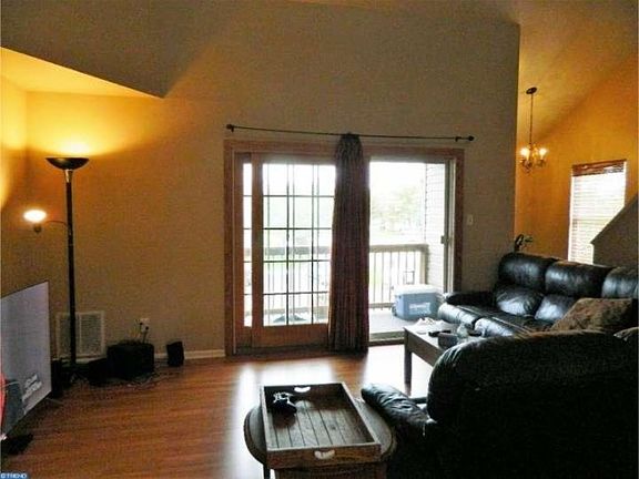 5th image of 802 Briarwood Ct #802