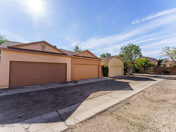 3rd image of 2520 N Palo Dulce Dr