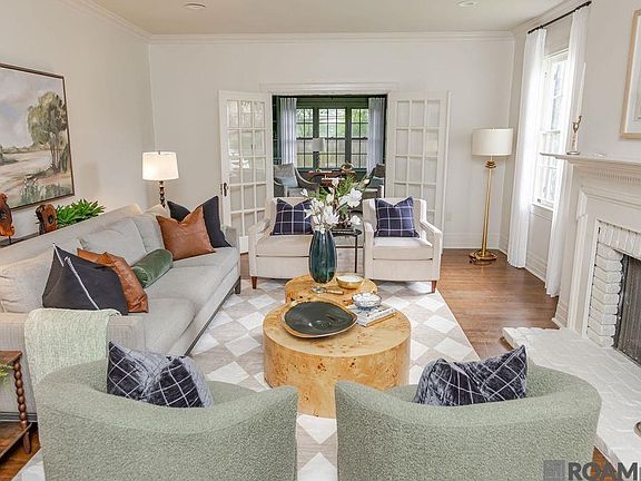 2nd image of 2221 Olive St