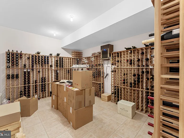 8541 Old Dominion Dr — Photo 37