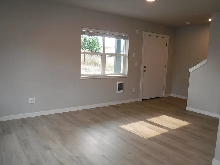 5295 Chehalis Dr N — Photo 4