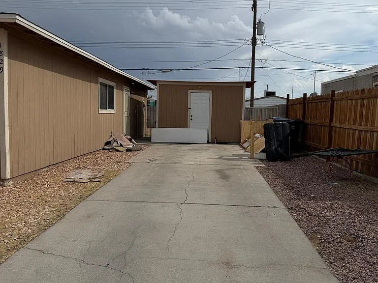 1829 W Cartier Ave — Photo 1