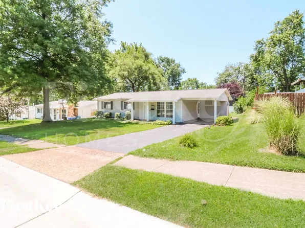 11091 Saxonhall Dr, Bridgeton, MO 63044