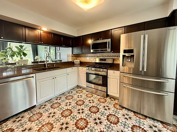 5th image of 259 Doral Ct #6