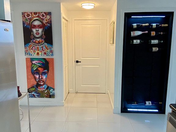 5th image of 170 SE 14th St APT 2503