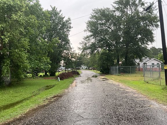 4th image of 110 Red Bud Ln