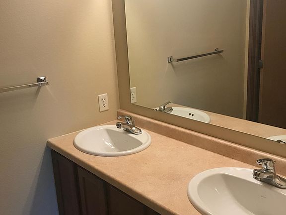 5th image of 2411 36th St S APT 108