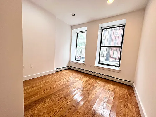 Rented by EastMount Realty LLC | media 20