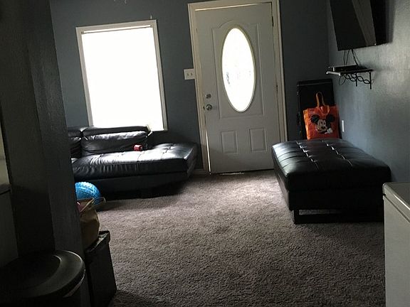2nd image of 323 Vine Ave