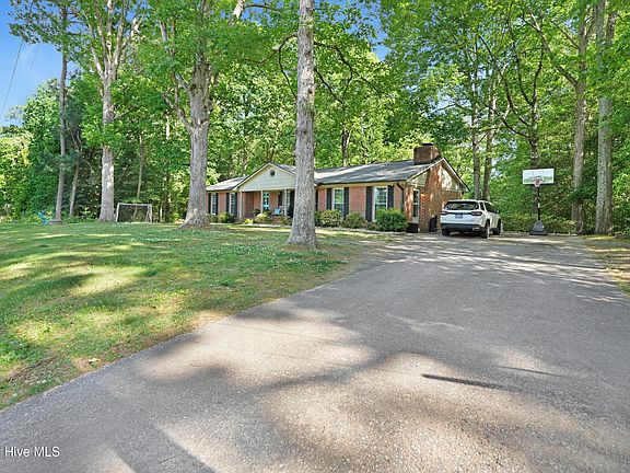 3rd image of 281 Greenbrier Road