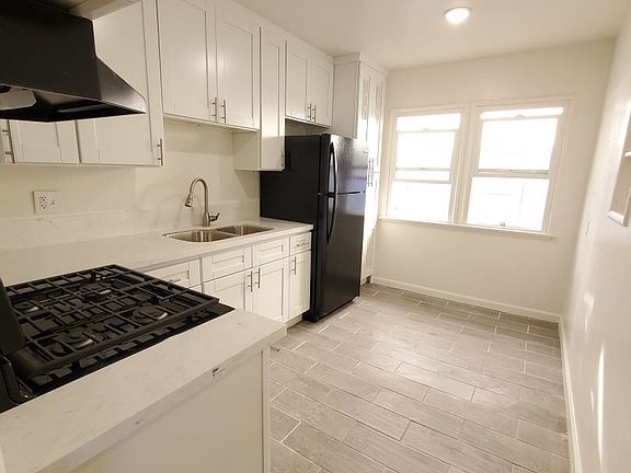 5th image of 1059 S Norton Ave APT 5