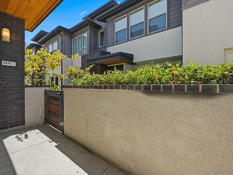 2440 Aperture Cir — Photo 3