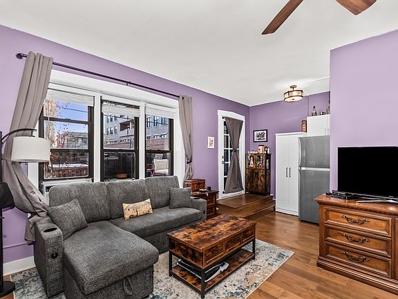 3rd image of 725 W Sheridan Rd APT 204