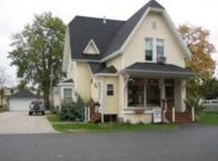 118 S Franklin St, Greenville, MI 48838
