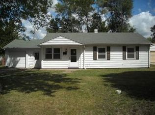 824 E Locust St, Watseka, IL 60970
