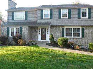 206 Westbury Dr, Coraopolis, PA