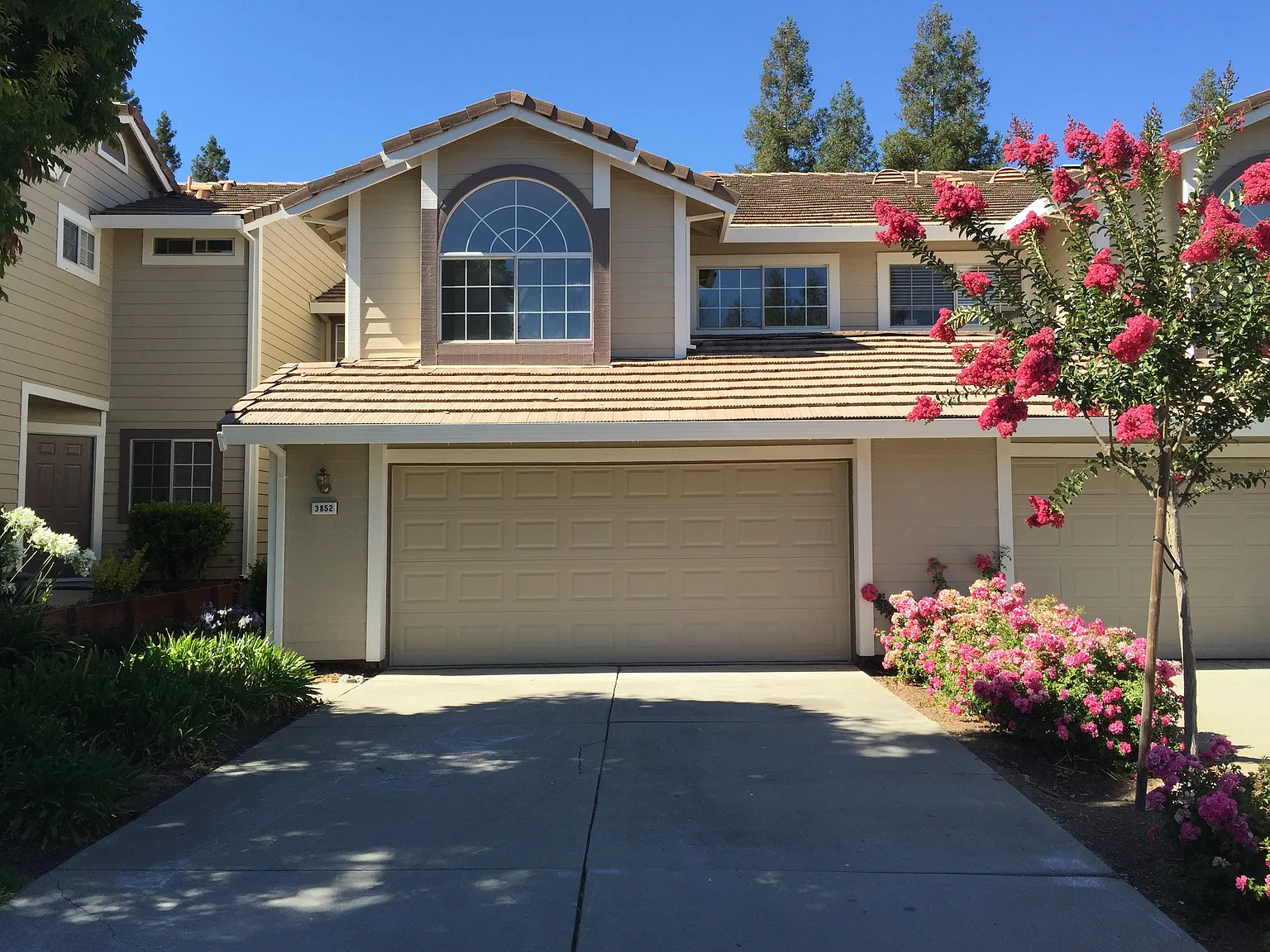 3852 Inverness Way photo 1