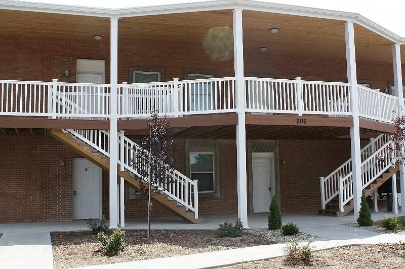 1st image of 206 Kroeger Ave APT 2B