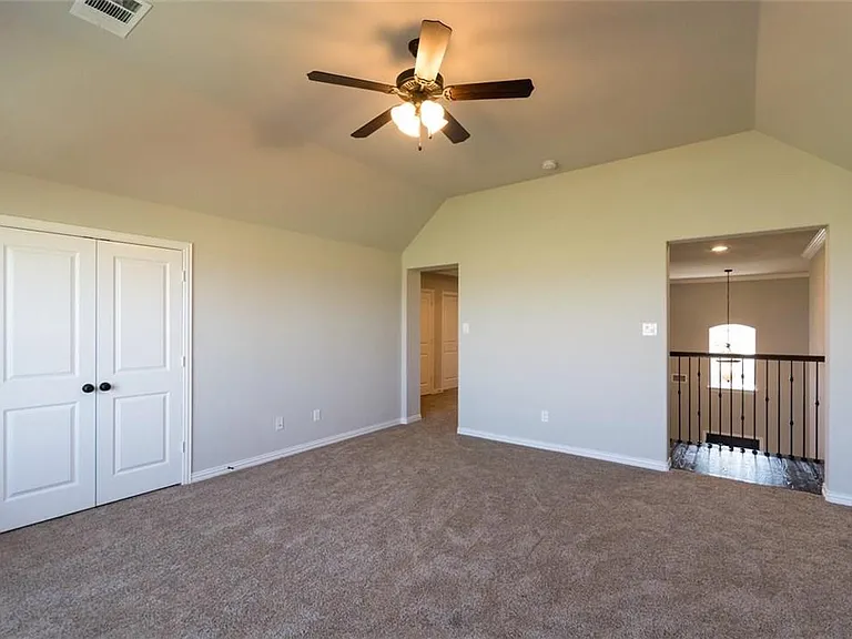 Upstairs gameroom w/out Furniture