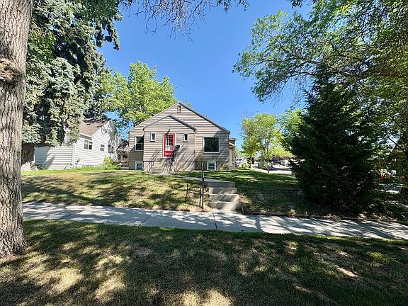 2nd image of 701 Alderson Ave