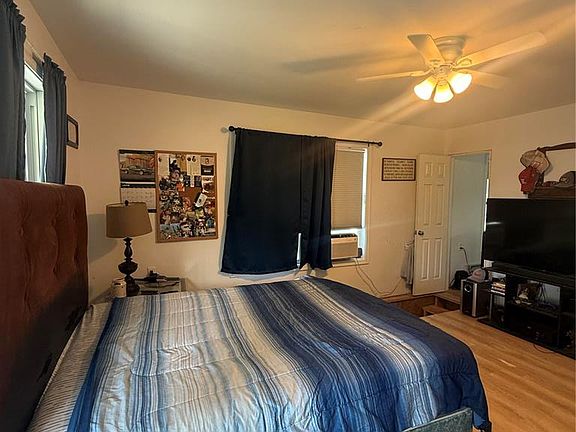4th image of 217 W Bates St