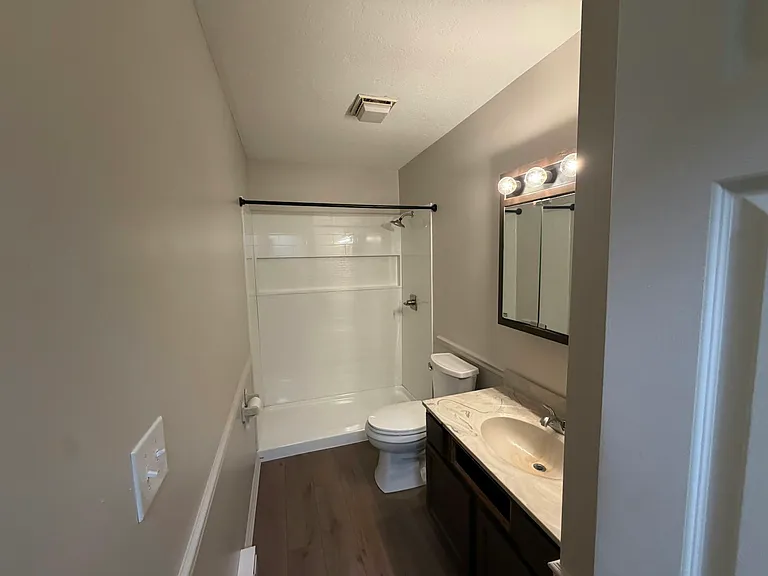 119-121 Michael Ave #121 — Photo 10