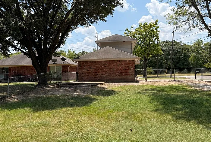12905 Kleberg Rd — Photo 24