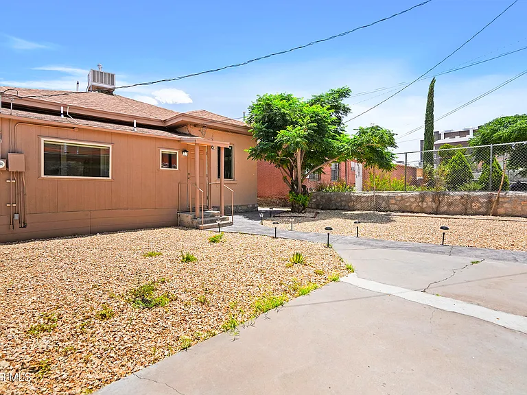 305 E River Ave — Photo 31