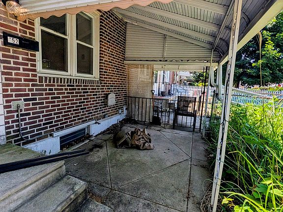 3rd image of 452 Westmont Dr