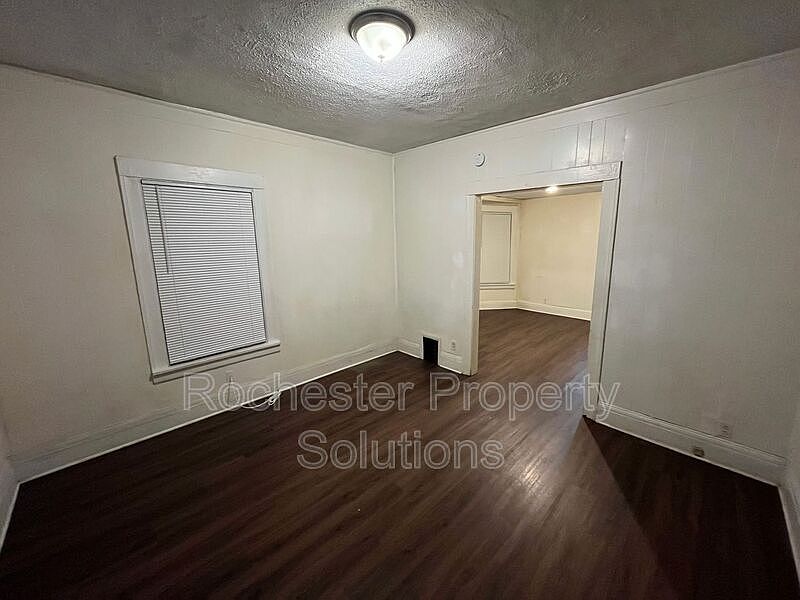 107 Bowman St, Rochester, NY 14609 Zillow