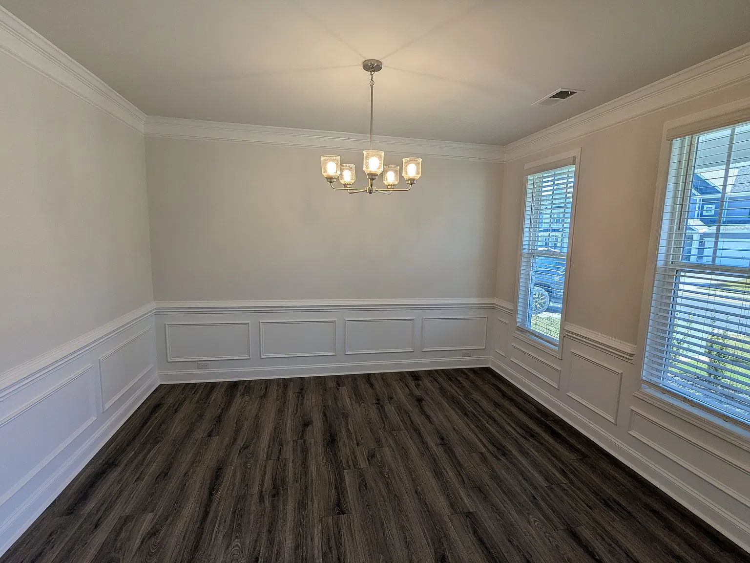 5 bed, 2561 sqft, $2,695 — Photo 4
