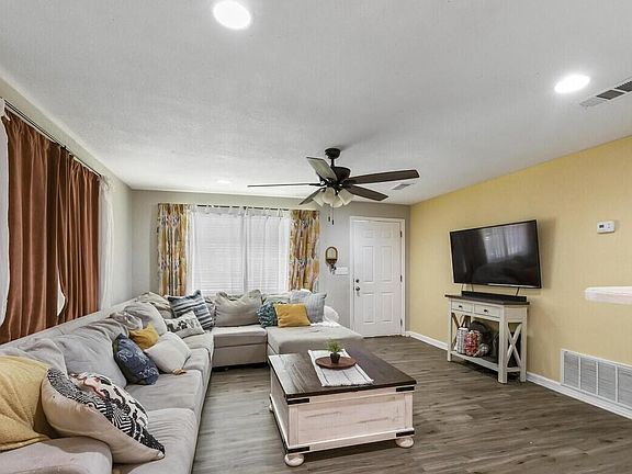3rd image of 6431 Sellers Drive