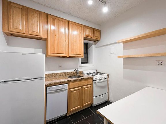 2nd image of 320 W End Ave APT 1D