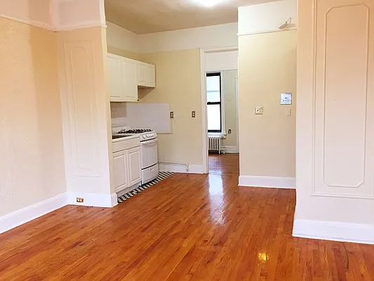 Rented by Realty Collective | media 27