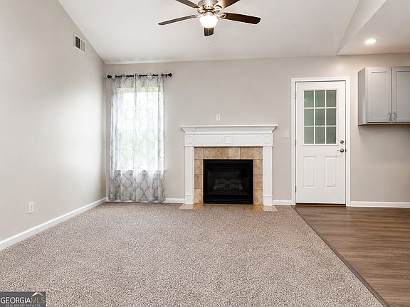 3rd image of 5700 Hollow Ridge Ln
