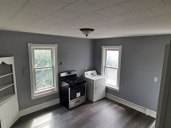 2nd image of 178 Hudson St #2