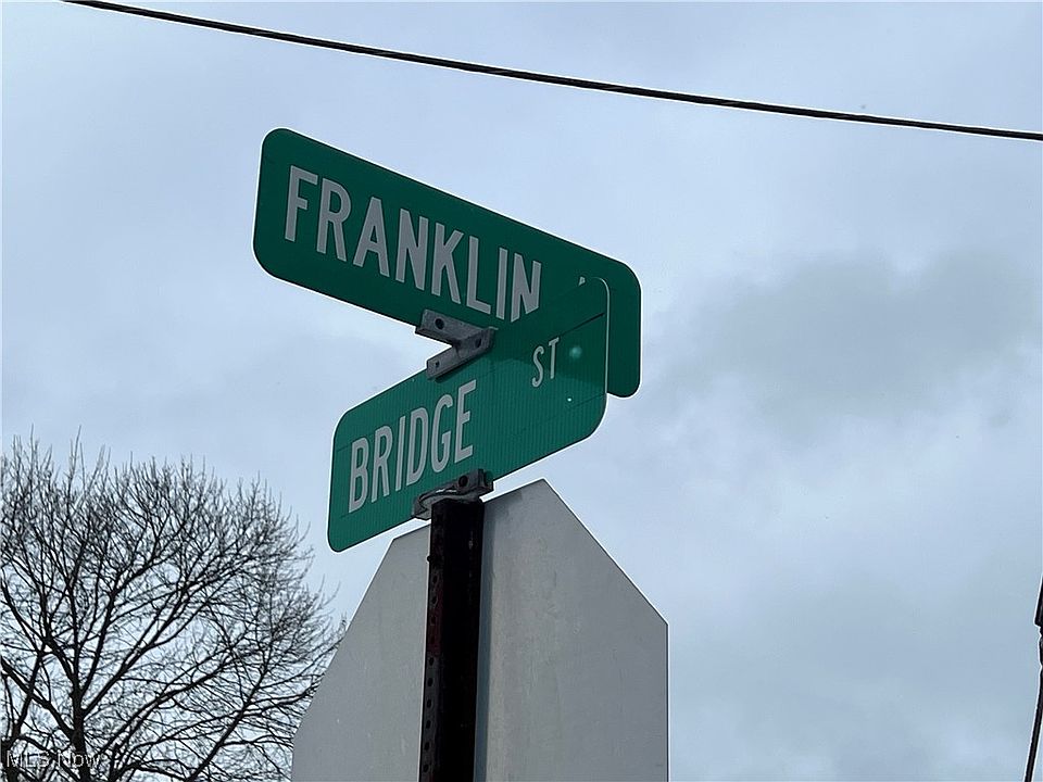 2nd image of 1211 Bridge St