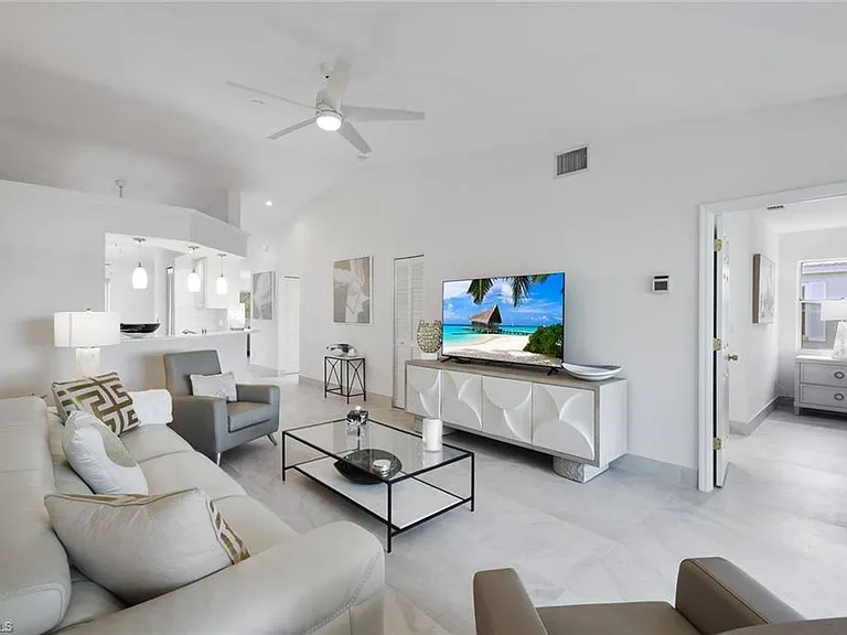 881 Gulf Pavilion Dr #201 — Photo 13