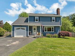 14 Juniper Ln, Nashua, NH 03063