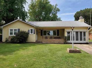 2213 Edgemont Dr, Arkansas City, KS 67005