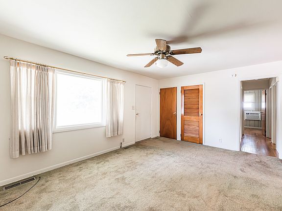 3rd image of 1703 Sunrise Dr