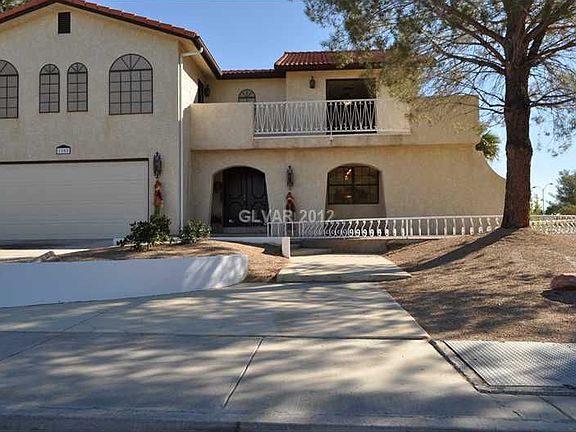 3rd image of 1555 Sandra Dr