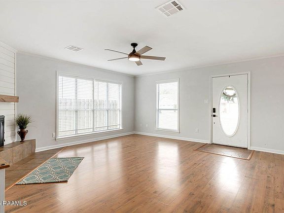 5th image of 110 Cheshire Cir