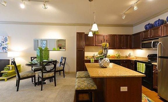 2nd image of 903 Lake Lily Dr APT B413