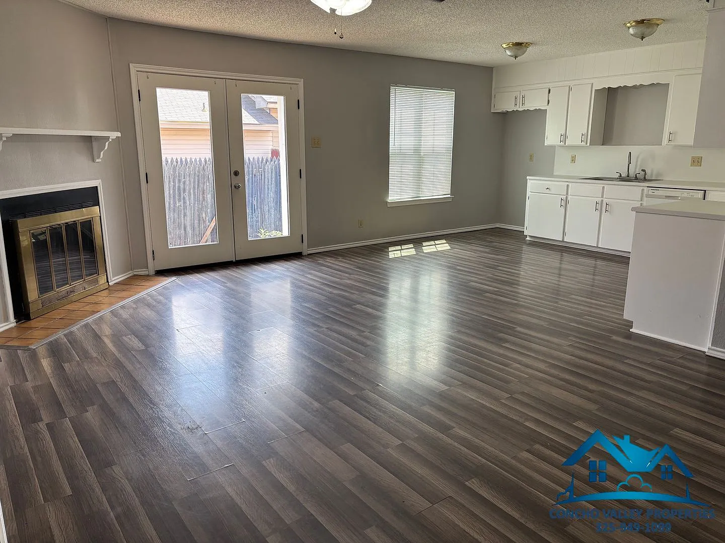 For Rent - 3 Bed/ 2 Bath - 1016 Glenna — Photo 3