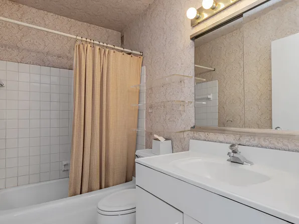 245 East 54th Street image 6 of 10