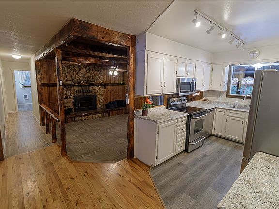 4th image of 32686 Snyder Hill Ln